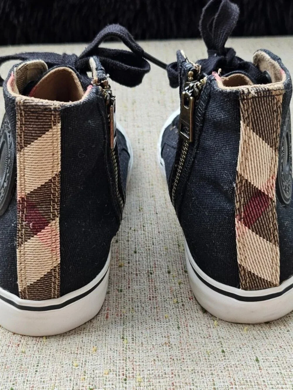 Burberry Kids Shoes High Top Lace Up Sneaker Black Size 32 Authentic